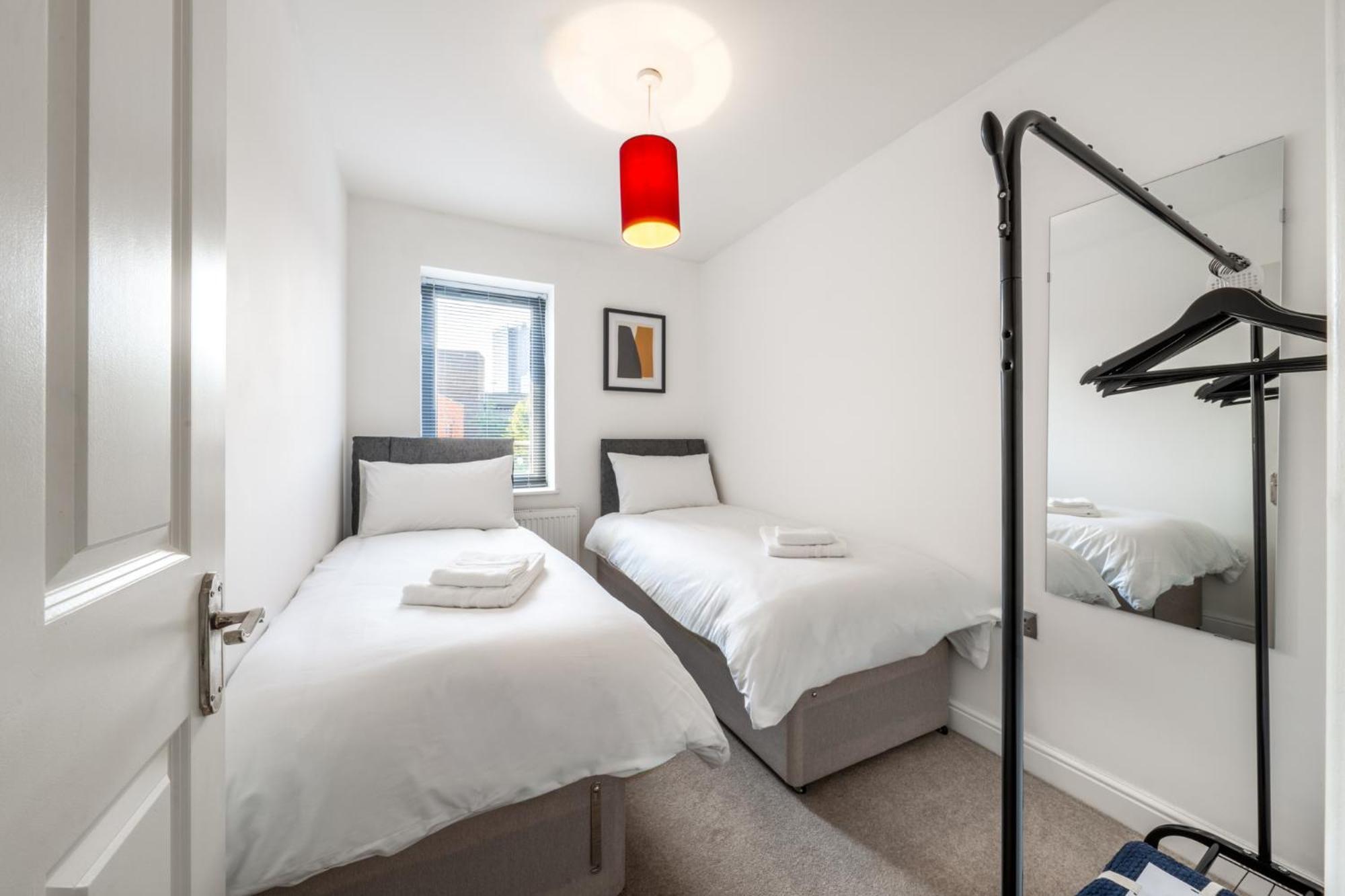 Апартаменты Central Watford Retreat By Hampton - Ideal For Contractors & Leisure Guests Экстерьер фото
